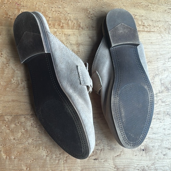 Steve Madden Mules size 5.5 beige with a gold buckle - Picture 3 of 4